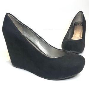 {FERGALICIOUS} Dreamer Black Wedge Heel Platform 10M